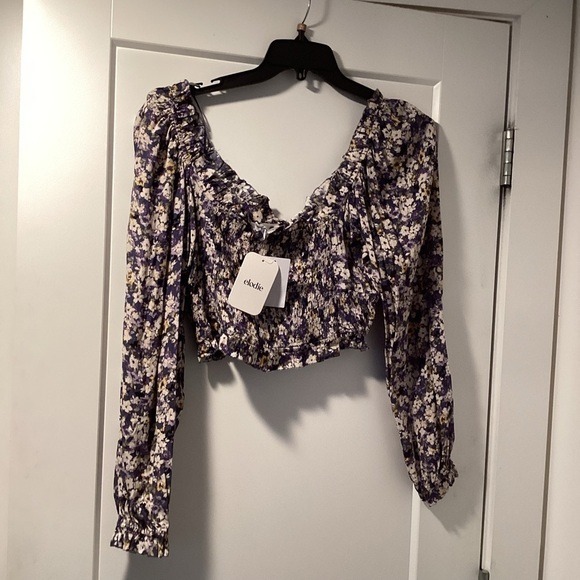 Nwt Elodie Long sleeve floral smocked crop top Size medium - Picture 1 of 4